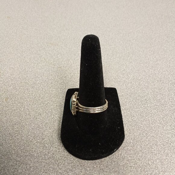 Navajo Handmade Sterling Silver & Turquoise Ring Size 8 - Picture 2 of 7